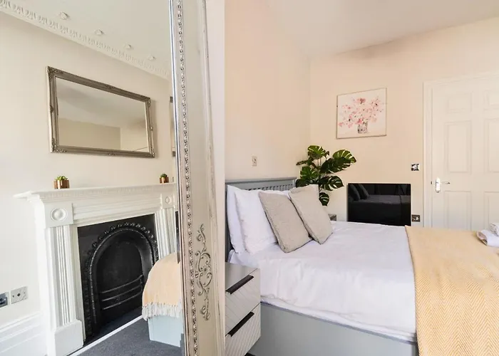 Stunning 2 Bed In The Centre Of Cheltenham!