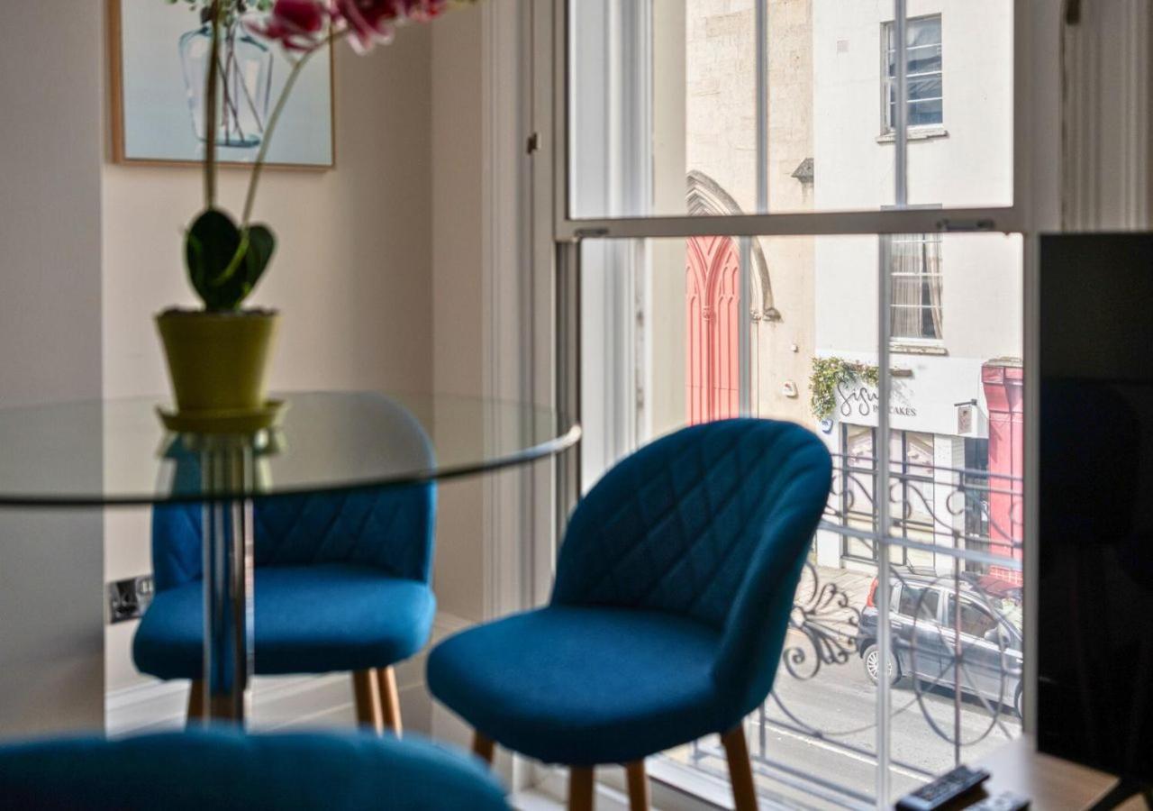 Apartment Stunning 2 Bed In The Centre Of Cheltenham!