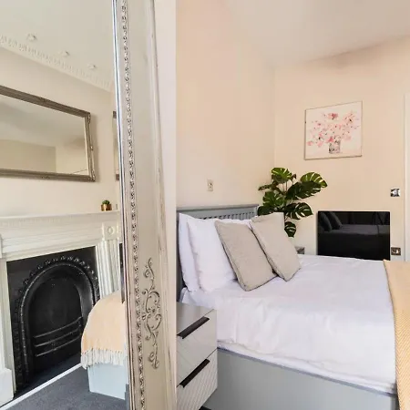 Stunning 2 Bed In The Centre Of Cheltenham! Exterior photo