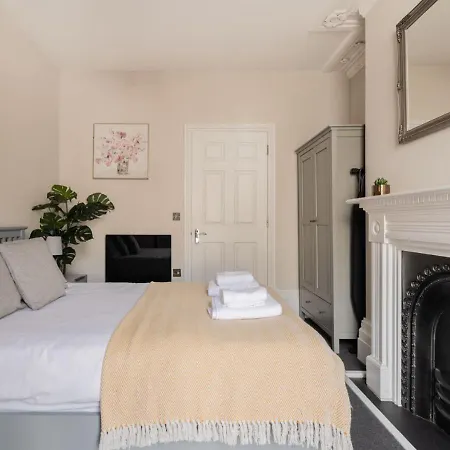 Stunning 2 Bed In The Centre Of Cheltenham! Exterior photo