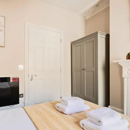 Stunning 2 Bed In The Centre Of Cheltenham! Exterior photo