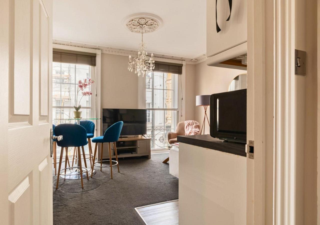 Stunning 2 Bed In The Centre Of Cheltenham! Appartement *