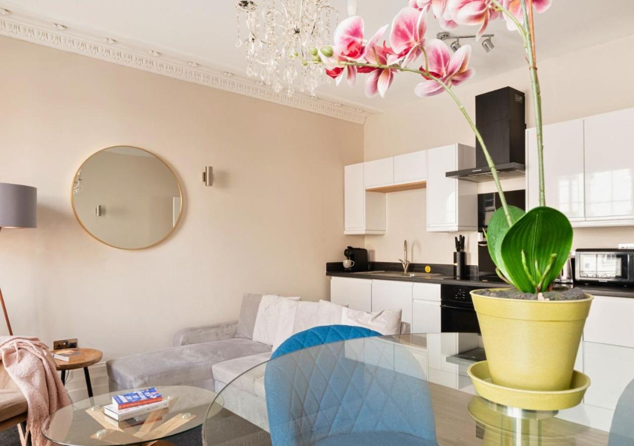 Stunning 2 Bed In The Centre Of Cheltenham! Apartamento *