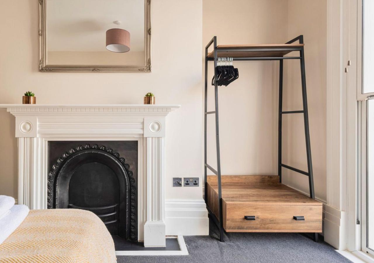 Stunning 2 Bed In The Centre Of Cheltenham! Apartamento