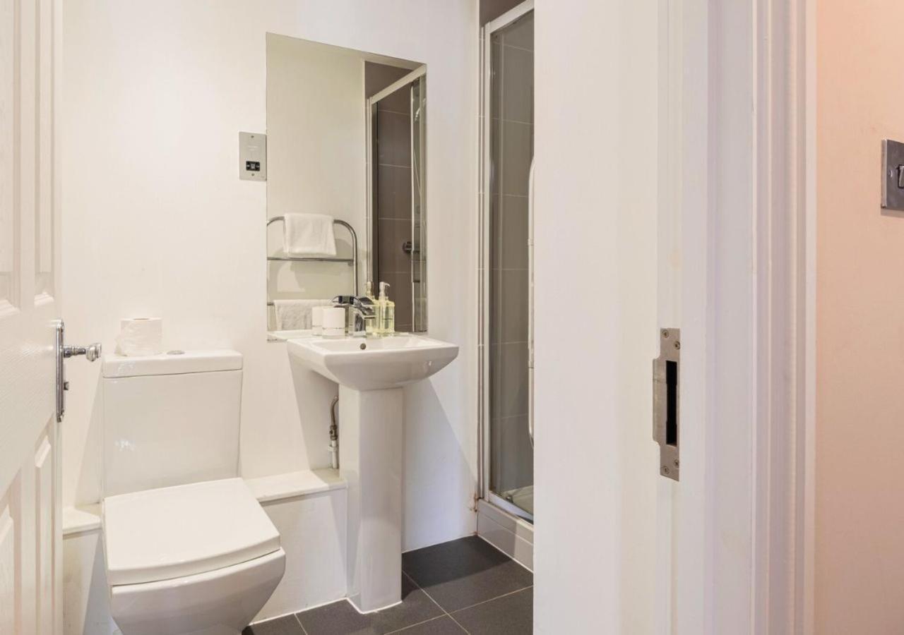 Stunning 2 Bed In The Centre Of Cheltenham! Cheltenham